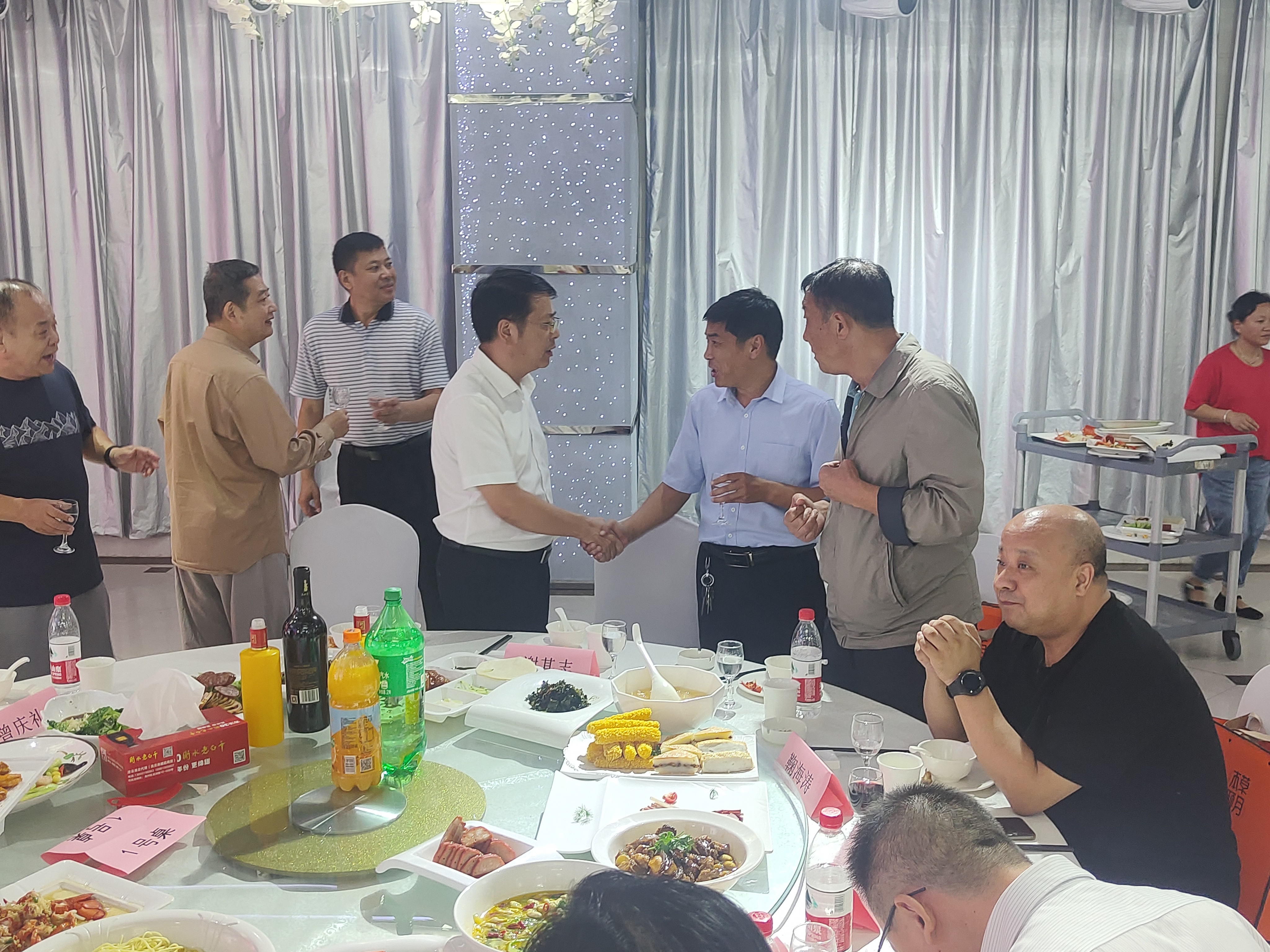 謝其志參加連云港河北商會“迎中秋、話鄉(xiāng)情、謀發(fā)展”暨商會會員產品展示會