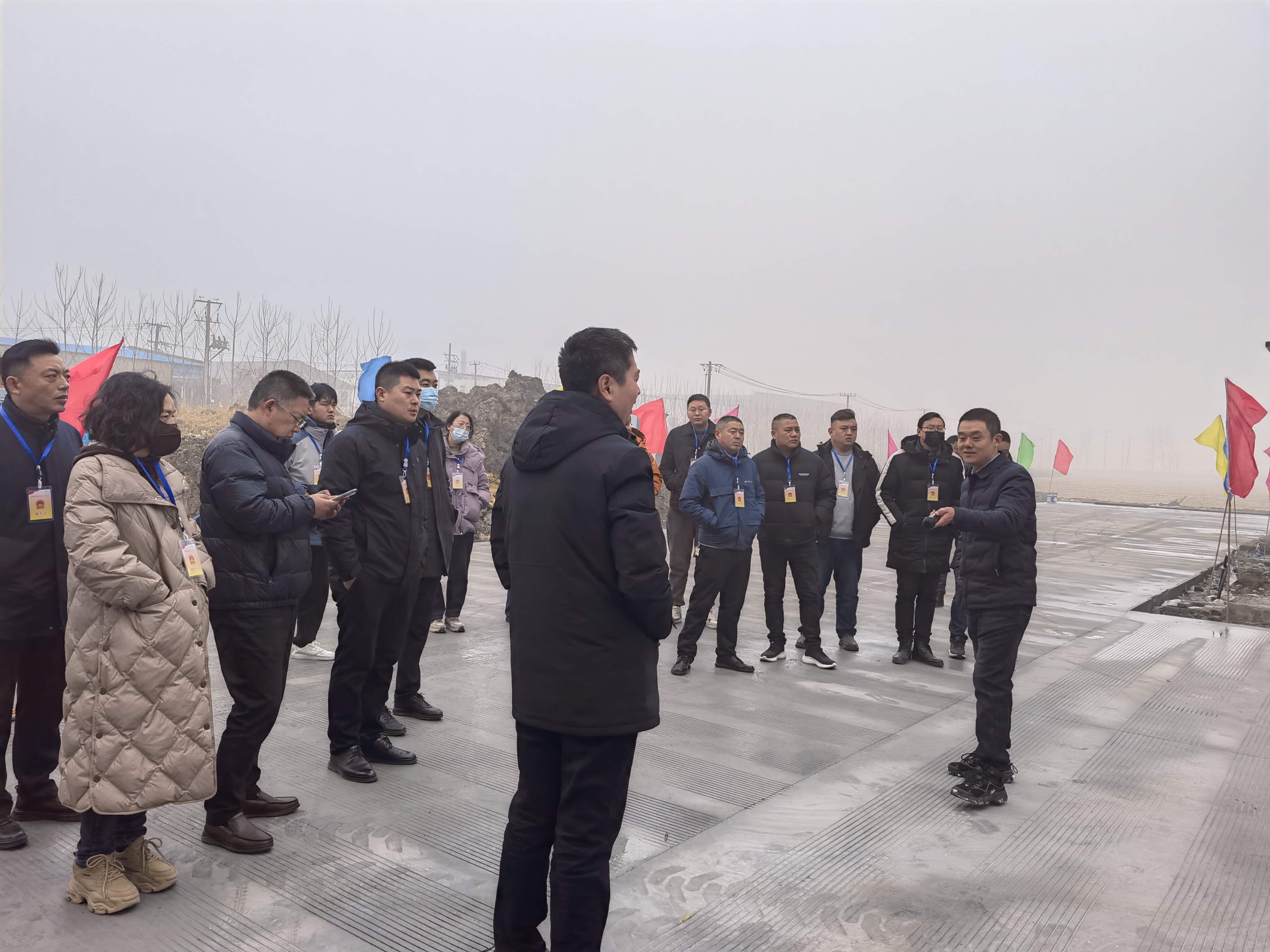 謝其志參加錦屏鎮(zhèn)重點項目視察活動